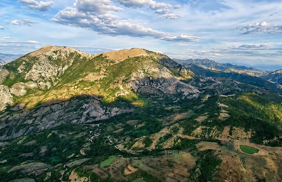Illustrative mountain countryside image, not verified as Strenec