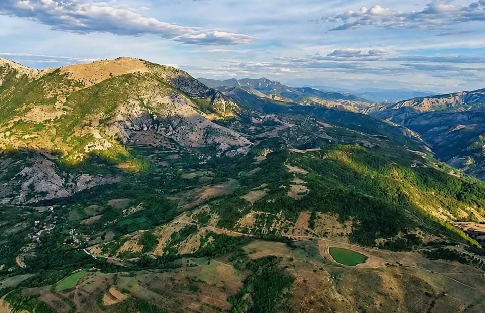 Illustrative mountain countryside image, not verified as Strenec