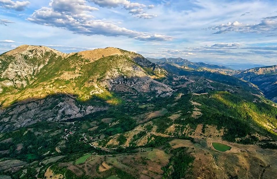 Illustrative mountain countryside image, not verified as Strenec